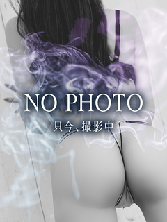 玲衣《れい》